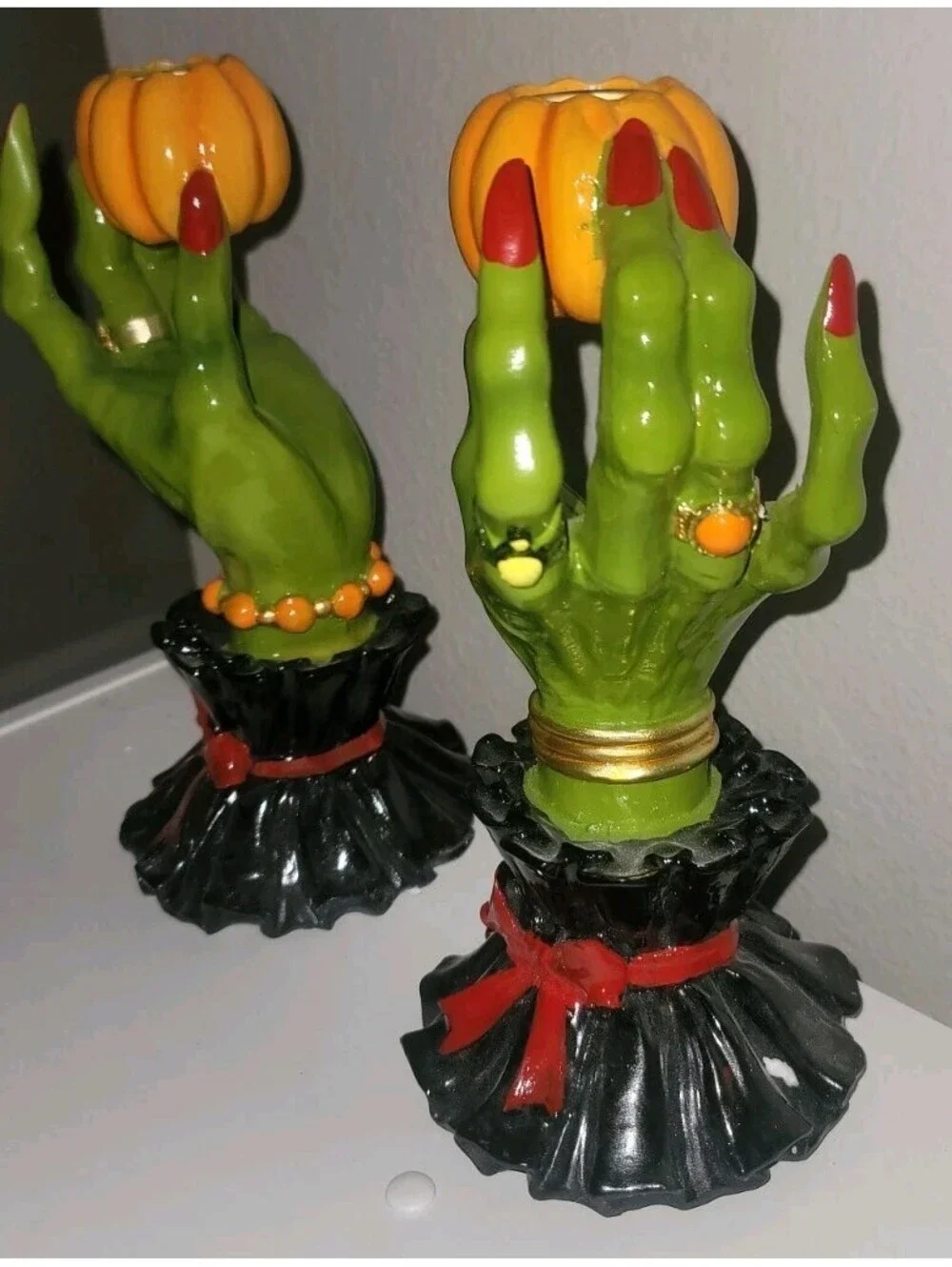 BROOMSTICK BLVD GREEN WITCH HANDS W/ RINGS & BRACELET RED NAILS 2 CANDLE HOLDERS